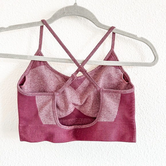 NWOT Contouring Sports Bra - Picture 4 of 6